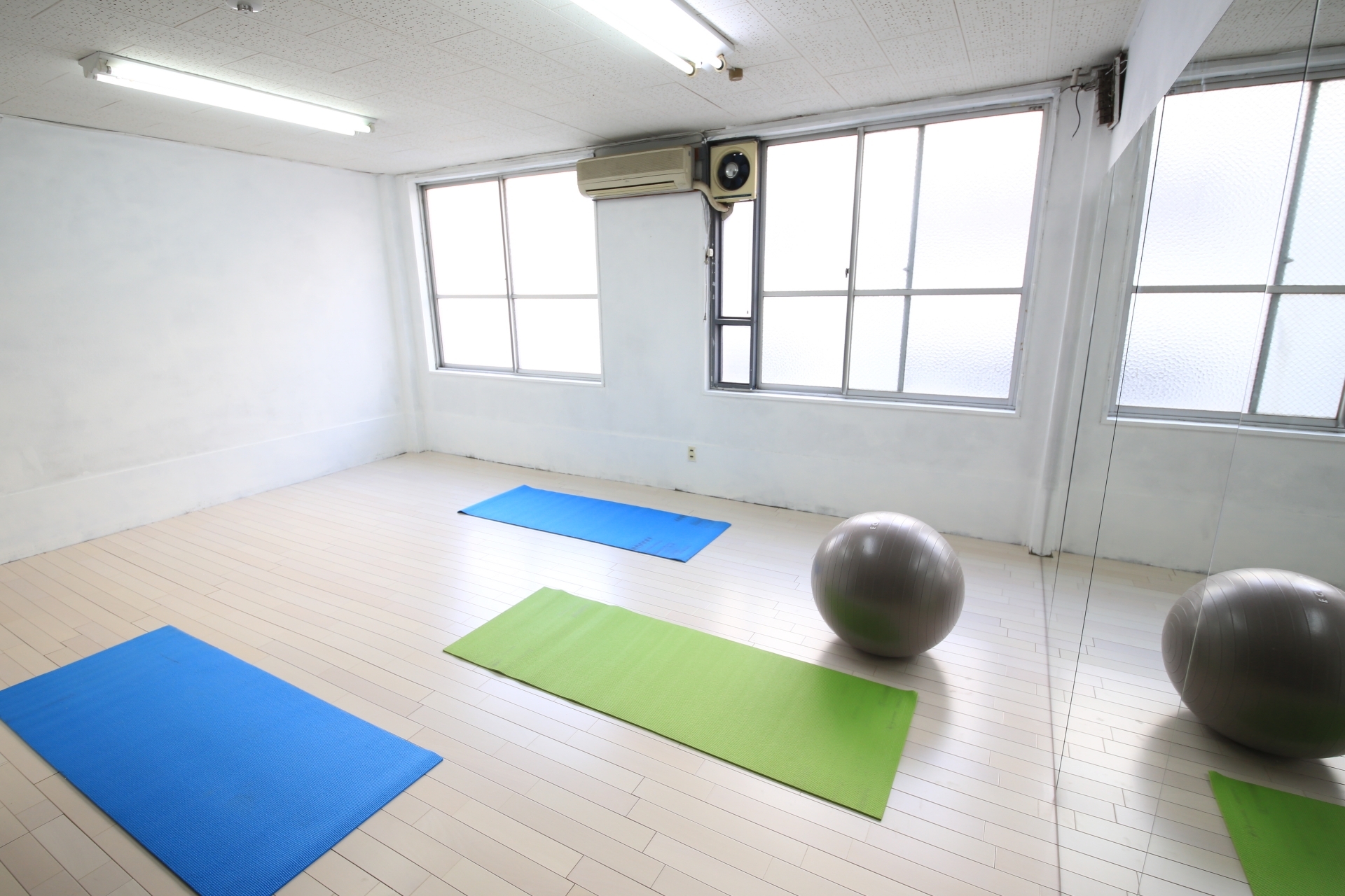 写真：ダンスレッスンしている風景